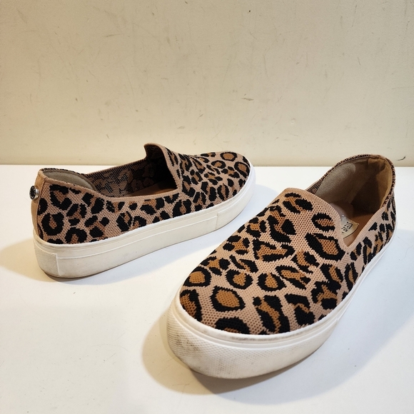 Steve Madden Mailer Animal Print Slip On shoes size 8.5 - Picture 1 of 11